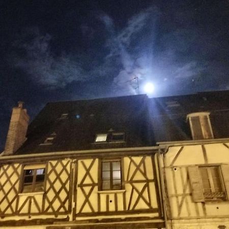 Cosy Apartment By The Magical Marais De Bourges Eksteriør bilde