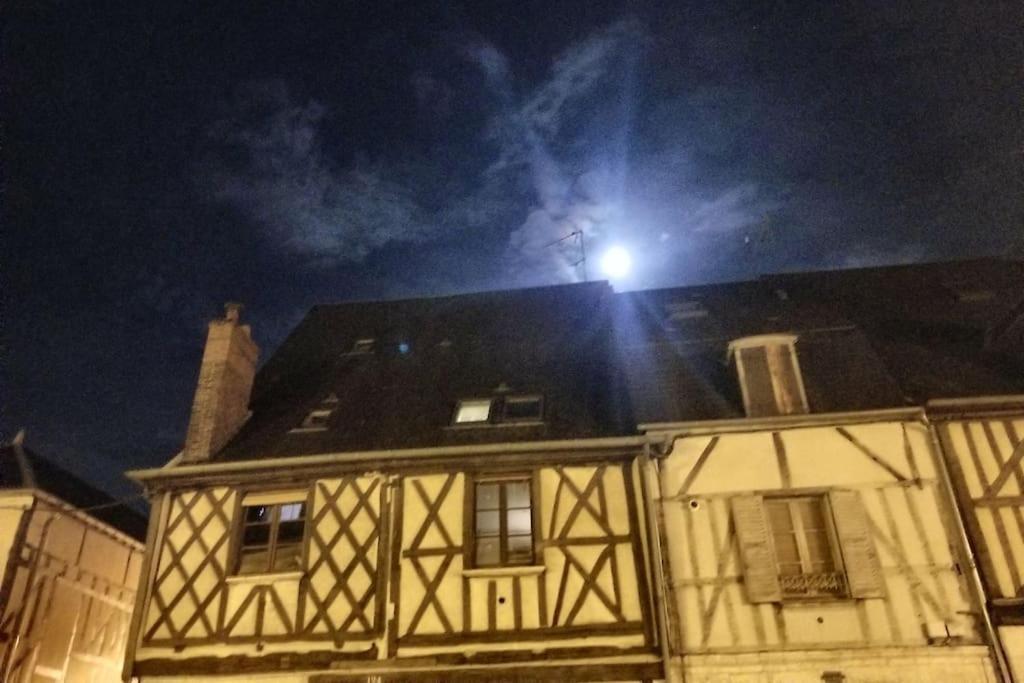 Cosy Apartment By The Magical Marais De Bourges Eksteriør bilde